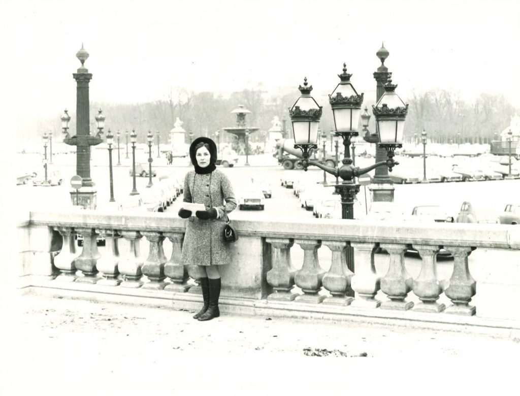 Mary Webb in Paris to visit Sonia Delaunay, 1961